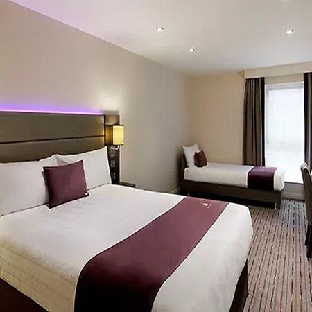 Premier Inn Premier Inn Silverstone 시어레샴 외부 사진