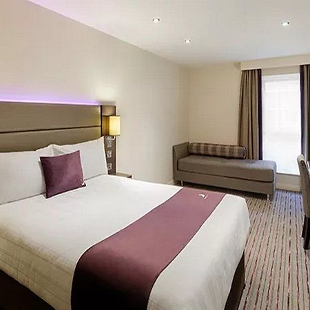 Premier Inn Premier Inn Silverstone 시어레샴 외부 사진