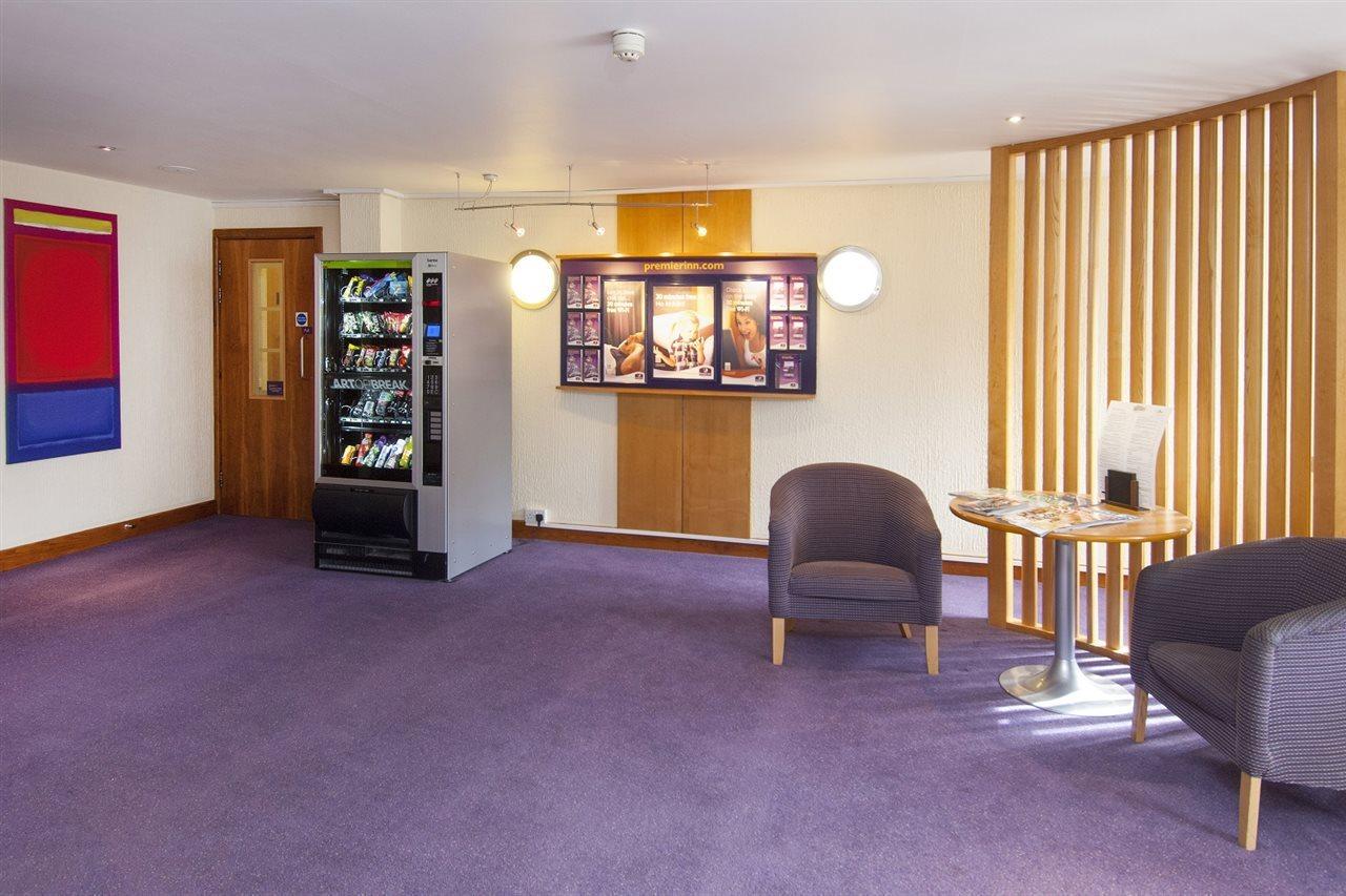 Premier Inn Premier Inn Silverstone 시어레샴 외부 사진