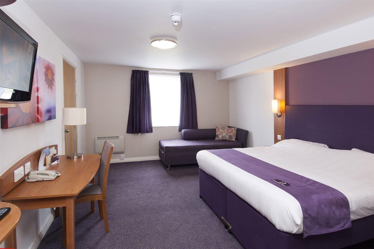 Premier Inn Premier Inn Silverstone 시어레샴 외부 사진