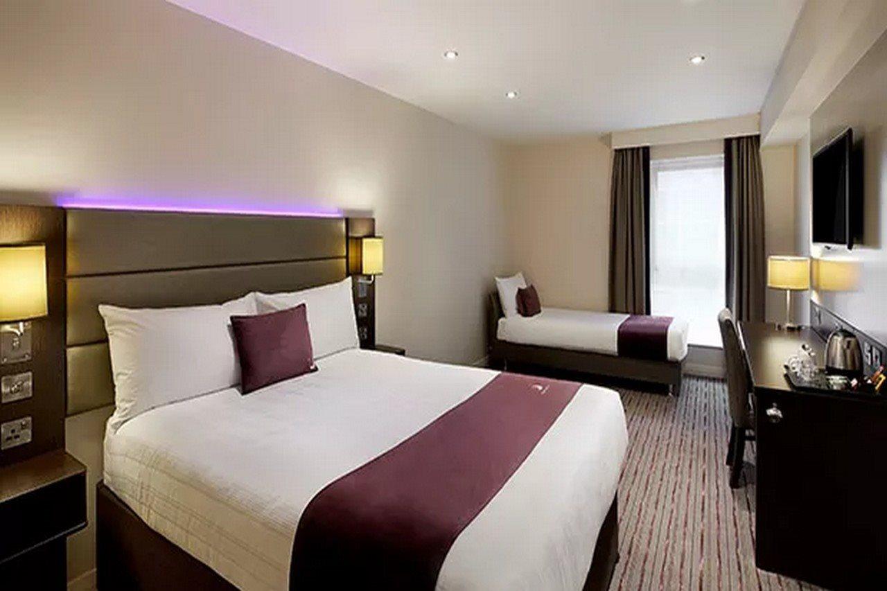 Premier Inn Premier Inn Silverstone 시어레샴 외부 사진