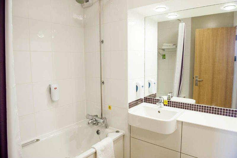 Premier Inn Premier Inn Silverstone 시어레샴 외부 사진